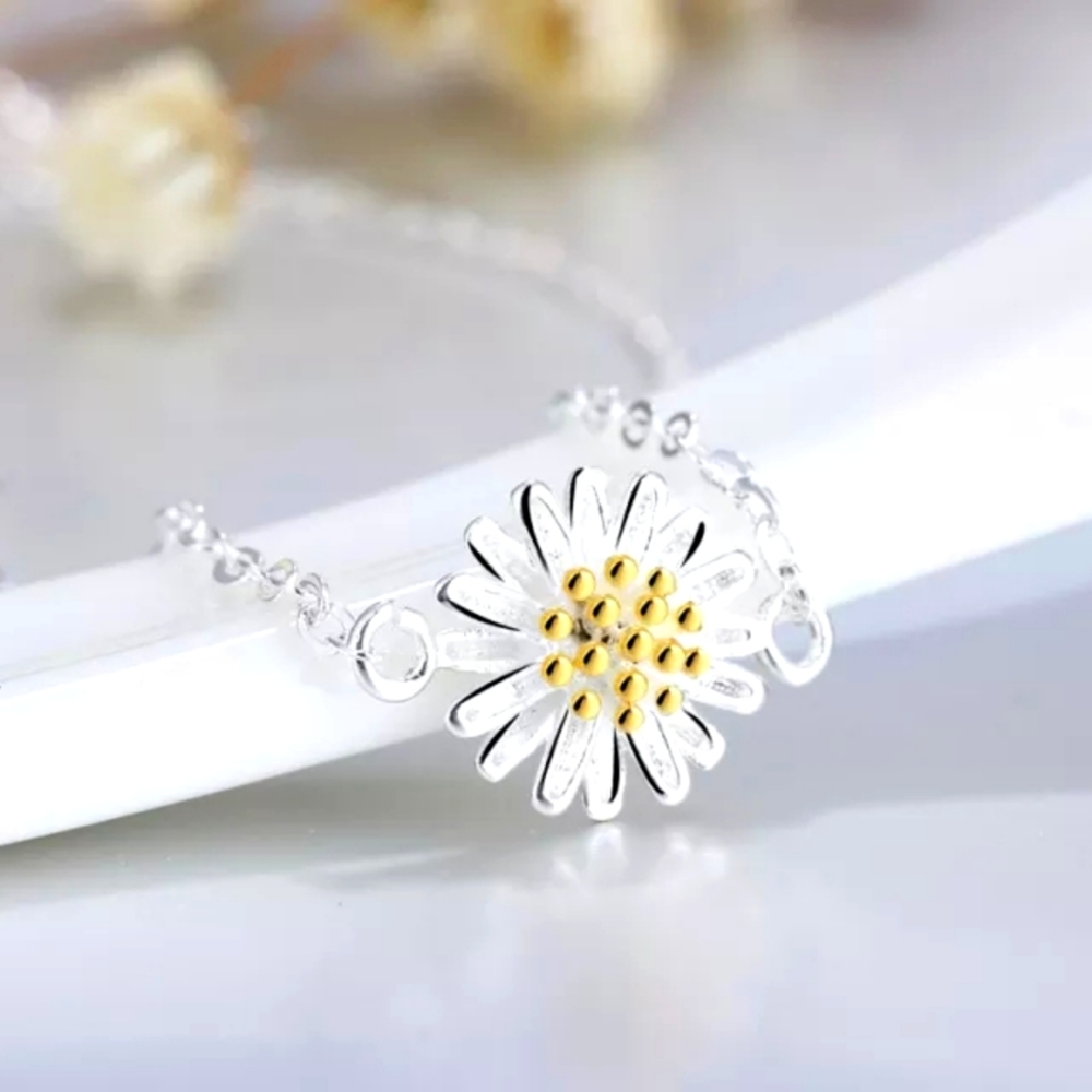Pretty Silver Daisy Flower Anklet - Picture 6 of 7